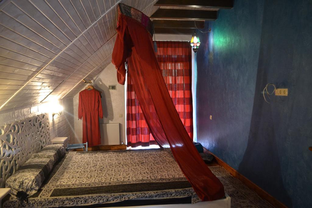 Romantic Guest House Kamjanez-Podilskyj Exterior foto