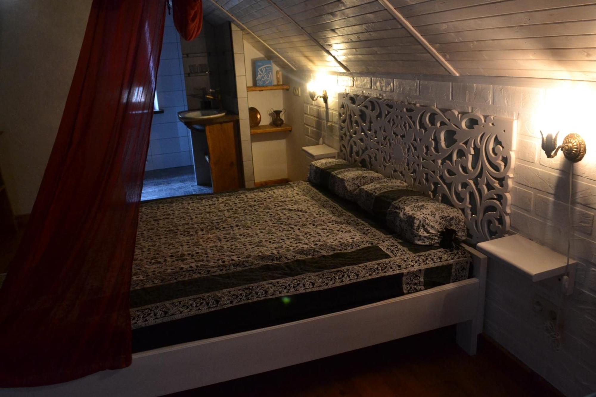 Romantic Guest House Kamjanez-Podilskyj Exterior foto