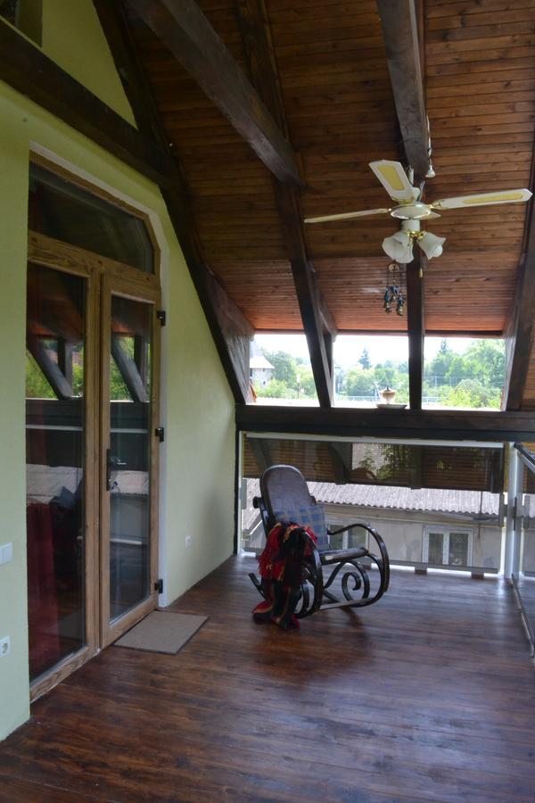Romantic Guest House Kamjanez-Podilskyj Exterior foto